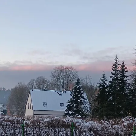 Na Prahu Lesa - Rodinna V Krusnych Horach